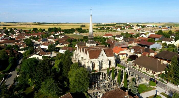 Vue aérienne église de creney © mairie de Creney-près-Troyes