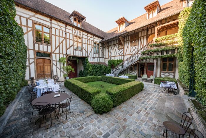 Maison de Rhodes - Cour intérieure.jpg Olivier Douard Photographe