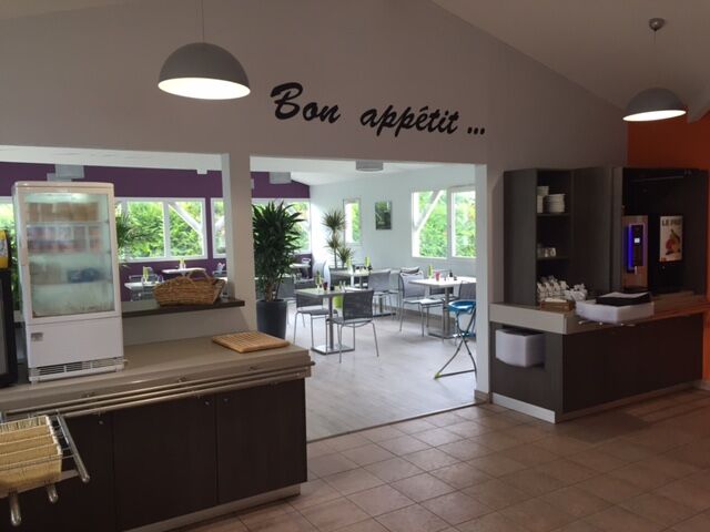 SALLE PDJ.JPG B Hotel Troyes Aéroport