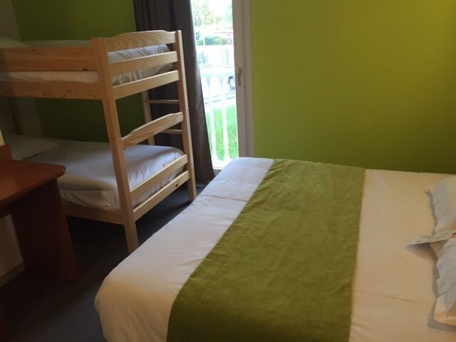 CHAMBRE FAMILIALE.jpg B Hotel Troyes Aéroport
