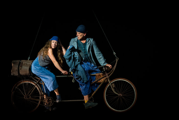 Fly me to the moon – Compagnie Léandre Clown_La Chapelle-Saint-Luc © Compagnie Leandre Clown