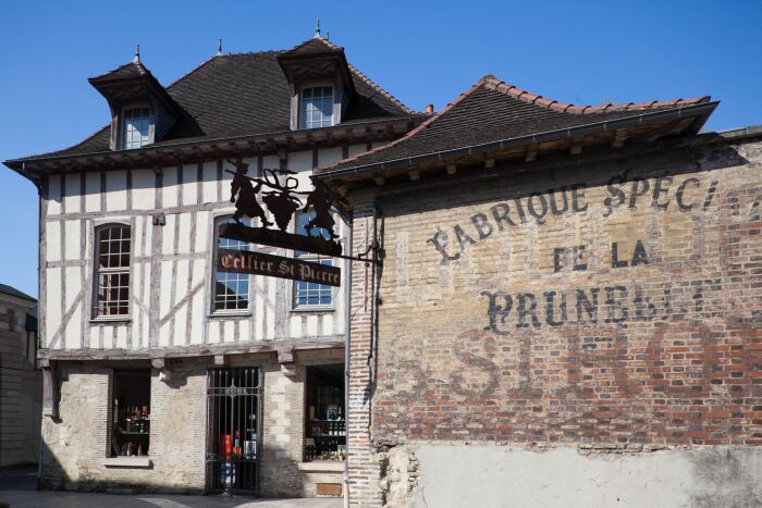 Photo_2.jpg Le Cellier Saint-Pierre et la Prunelle de Troyes
