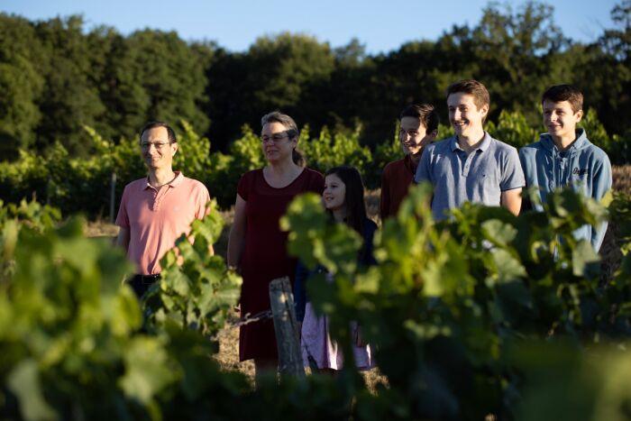 famillevigne.jpeg Champagne Olivier Lasaigne