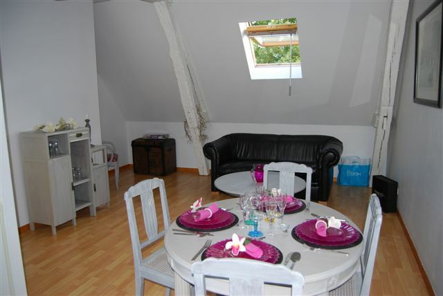 Table séjour.jpg Moyet Laurence