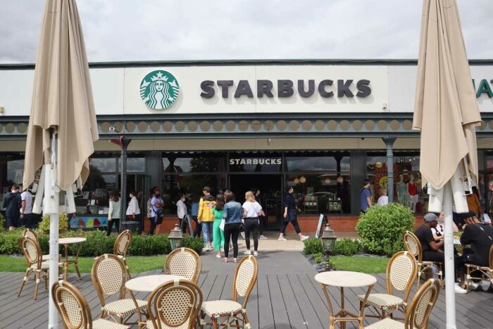 façade starbucks.JPG © L.G Troyes La Champagne Tourisme