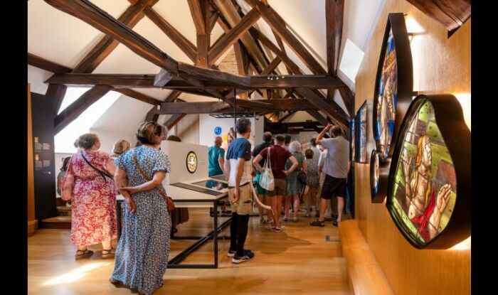 visuel VG maitre verrier au temps des comtes © Studio OG