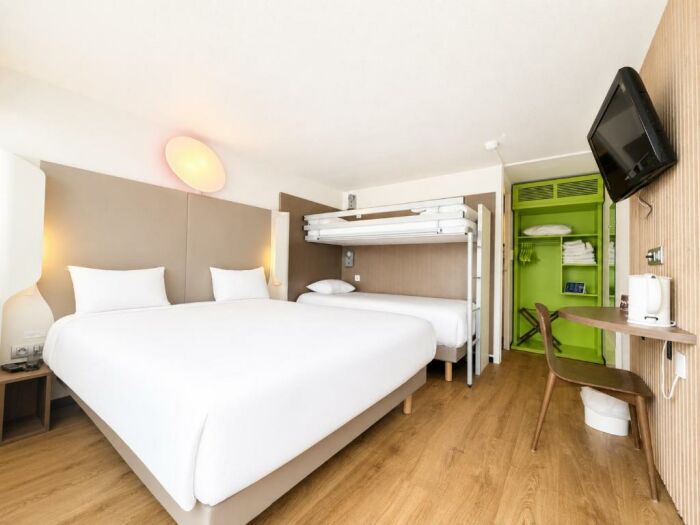 CHAMBRE FAMILLE CAMPANILE TROYES SUD BUCHERES