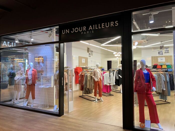UN JOUR AILLEURS.jpg © Marques Avenue Troyes