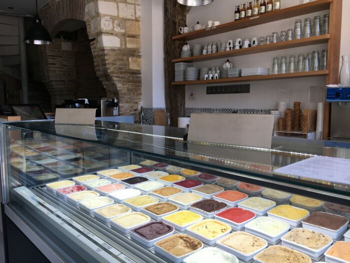 vitrine glaces et sorbets.jpg I&J Neufcoeur - Coeur Glacé
