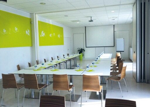 SALLE DE REUNION.jpg Cafétéria la Fontaine