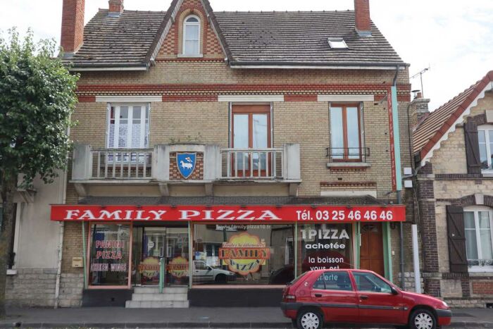 Family pizza.JPG © L.G Troyes La Champagne Tourisme