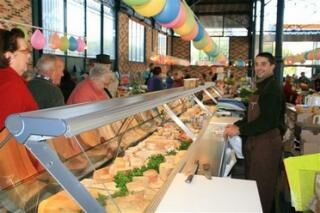 Marché Aix en Othe Fromagerie Pouillot