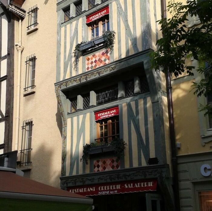 Façade place marché au pain.jpg Maxime