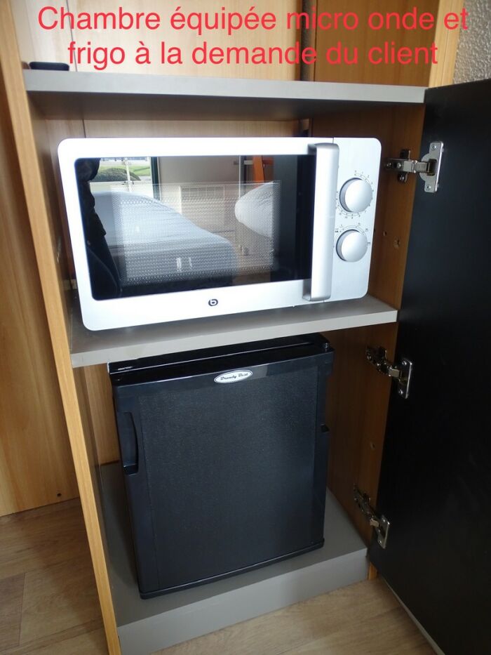 Micro-ondes & Frigo.JPG Première Classe Troyes Sud - Buchères