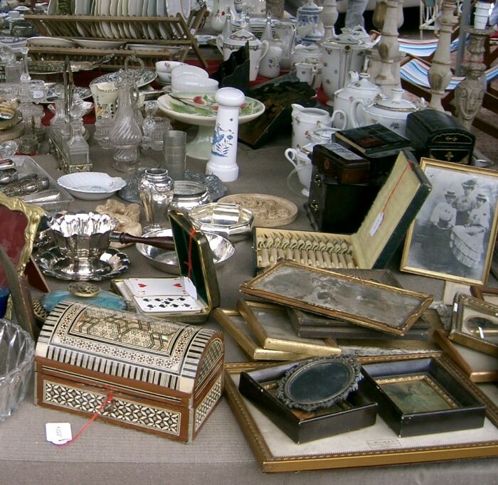 Vide_grenier_-_Seurre.JPG ©Google libre de droit