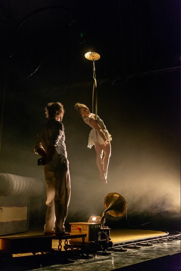 Jump Cut – Compagnie Double Take – Cinematic Circus_La Chapelle-Saint-Luc © Cirko Vertigo