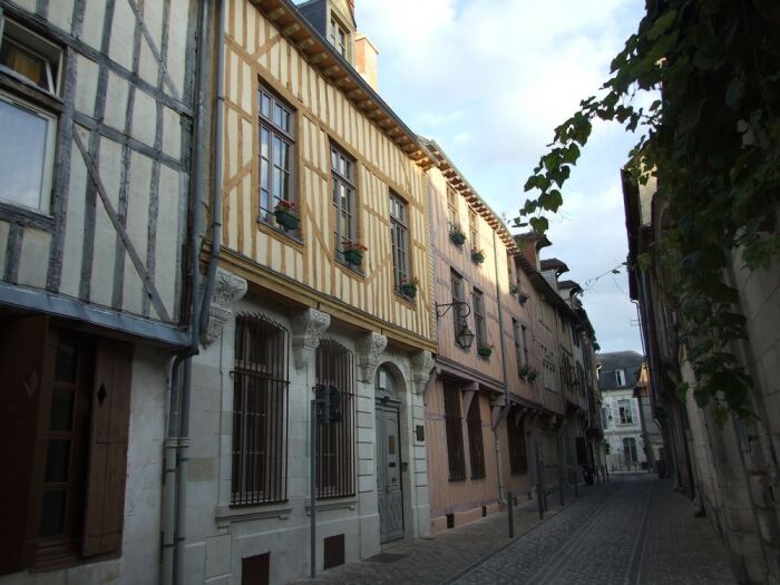 Synagogue façade - rue Brunneval.jpg Association Communautaire Israëlite Rachi