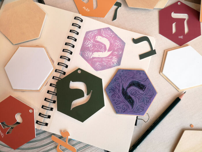 Atelier « Mon sceau médiéval en lettres hébraïques »_Troyes © Maëlo