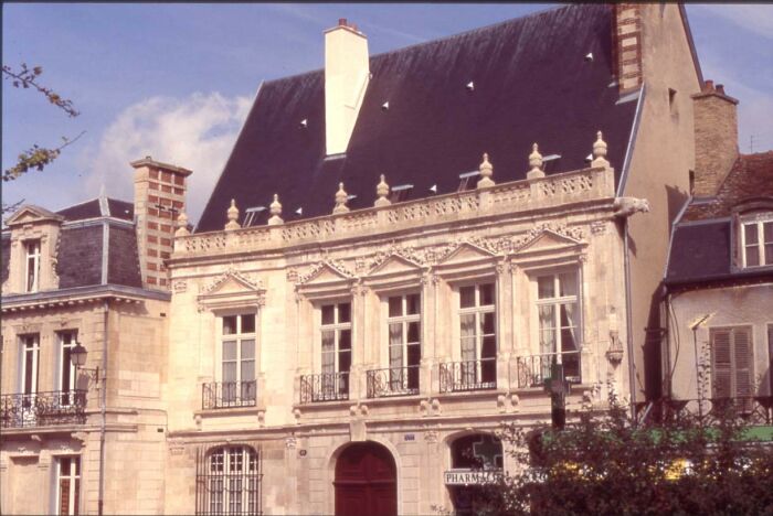 hotel de chapelaines façade gf.JPG ©TCT