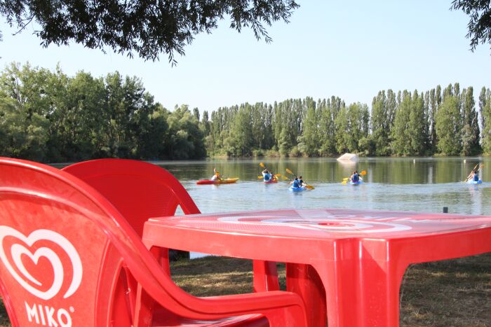 tables effet ligne.jpeg ©Les Terres Rouges