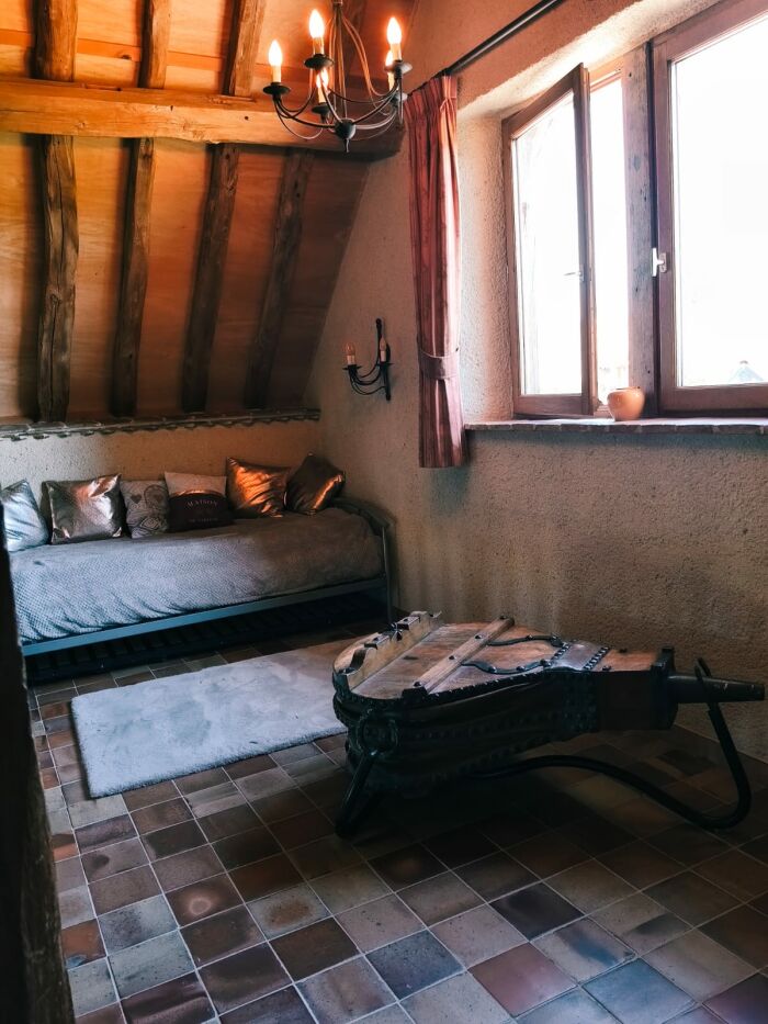 salon télé étage © P. Zaccaria - Terre d'Âmes