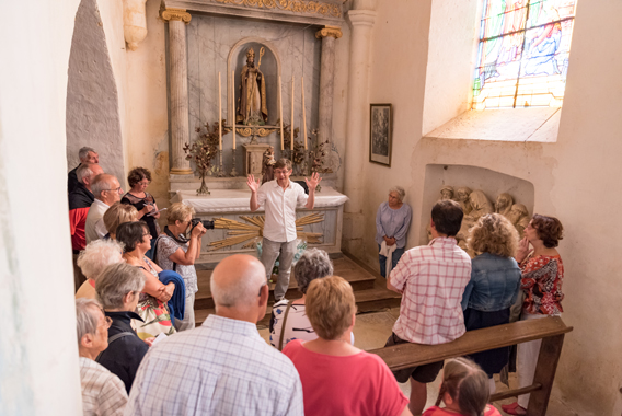 Visit-volunteers-church-Marolles-lès-Bailly----CDT-Aube-(O.-Douard)-(23)