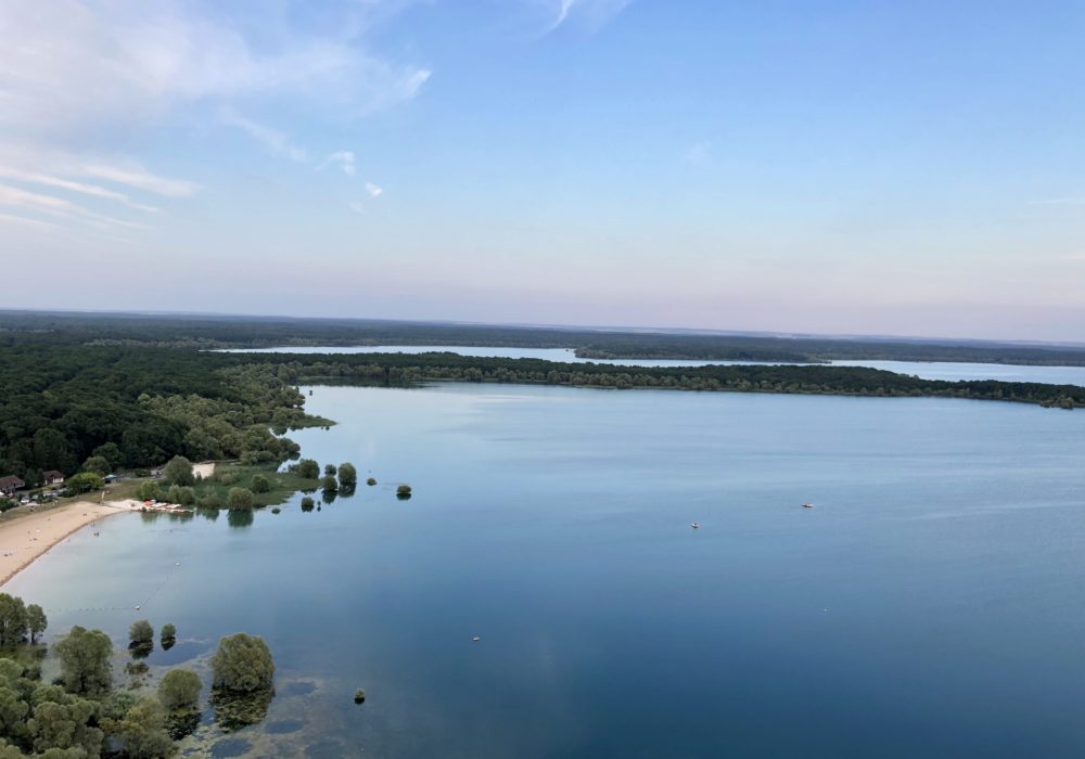 Les Grands Lacs de la Forêt d'Orient (1)Vol en Montgolfière de Marine Les Grands Lacs de la Forêt d'Orient (1)Vol en Montgolfière de Marine