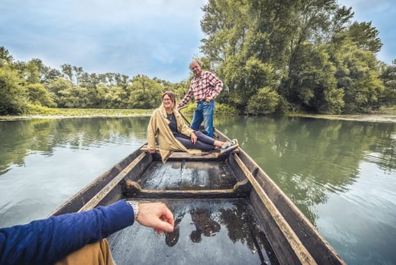 Balade-naturaliste-en-barque-traditionnelle---credit-le-Bonheur-des-Gens Balade-naturaliste-en-barque-traditionnelle---credit-le-Bonheur-des-Gens