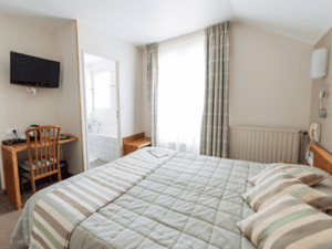Dans-l'Aube-on-vous-surclasse---Le-Beau-Rivage