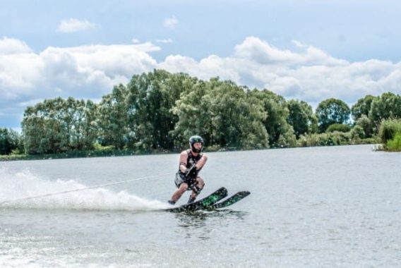 Water skiing in Dienville