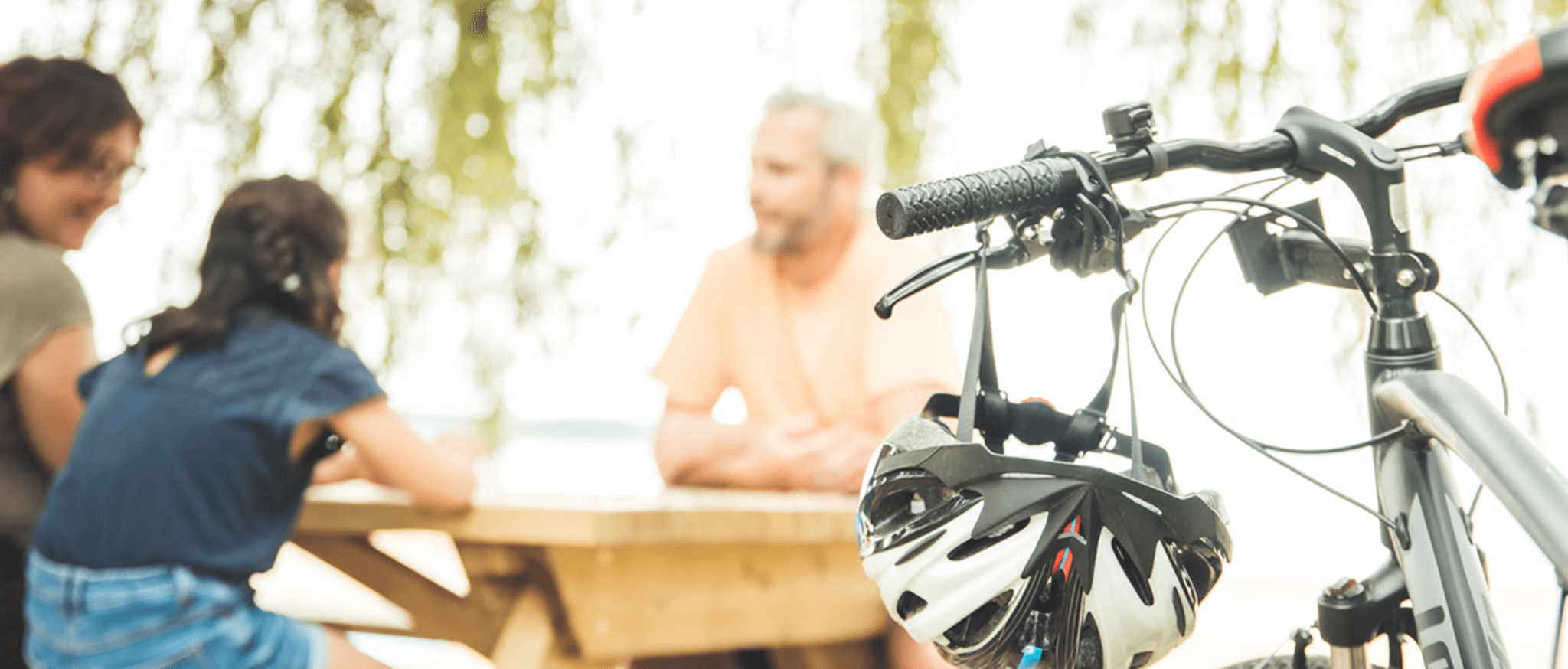 Famille à vélo 9 - © Pierre Defontaine _ ARTGE Famille à vélo 9 - © Pierre Defontaine _ ARTGE