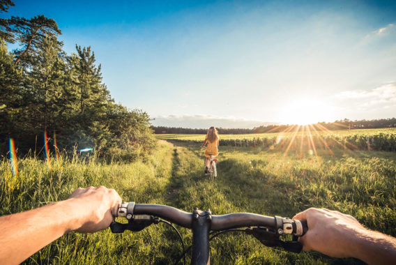 Radfahren in den Weinbergen - Bullet in the Aube