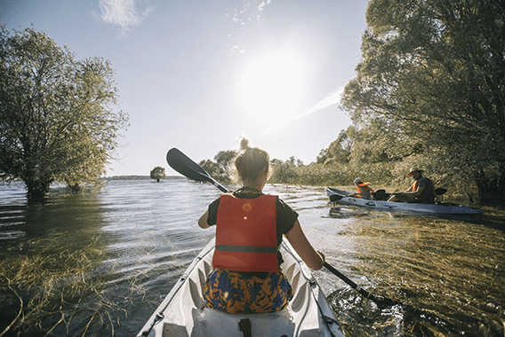 Kayak Lake Orient credit clara ferrand-wildroad
