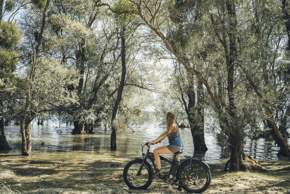 Velo lac credit clara ferrand-wildroad