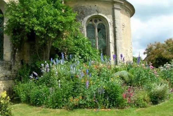 Garten des Prieuré de Pargues