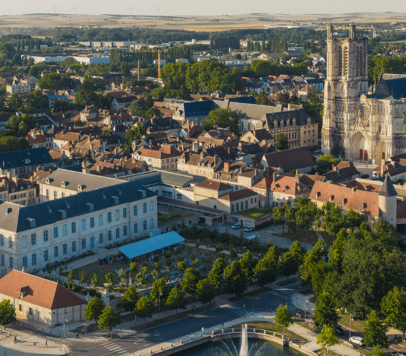 Jardins Hôtel Dieu-le-Comte 6 - © Studio OG (1) Jardins Hôtel Dieu-le-Comte 6 - © Studio OG (1)