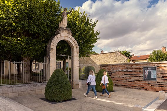 Extérieur-Musée-Napoléon-2-©Studio-OG Musée Napoléon
